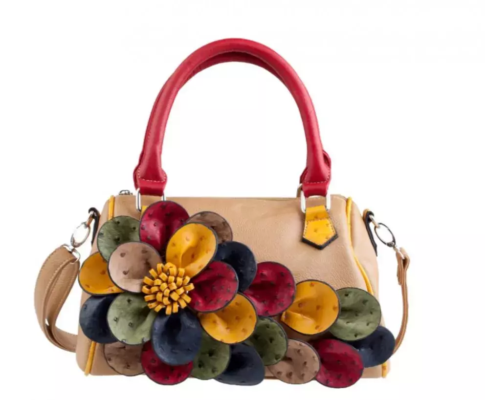 Květinová kabelka, CCC