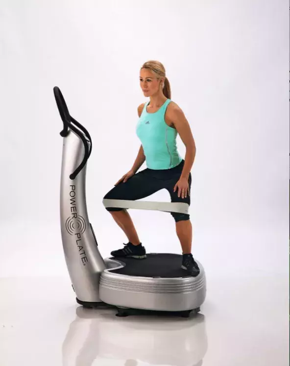 3. cvik: hýždě a stehna