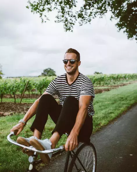 Až si budete prohlížet snímky Brendana Fallise, bude vás mrzet, že nejste Američanka, nebo vlastně konkrétně jeho přítelkyně.
Foto: @brendanfallis