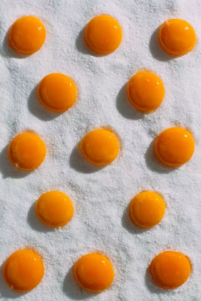 U nás ho seženete hlavně v zimních měsících a někdy pod názvem pitaya. V létě jej turisté ochutnávají v asijských zemích, kde roste jako voda. Chutná dobře, ale na talíři vypadá ještě líp.