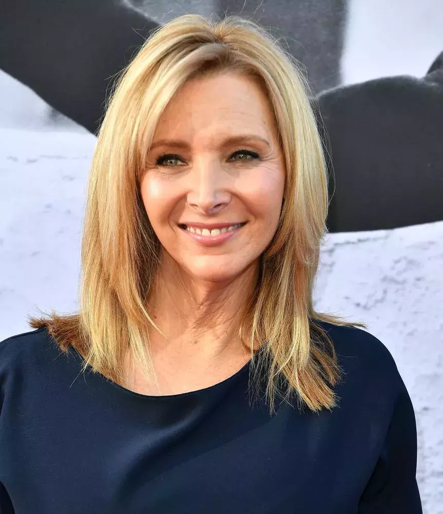 <p>Herečka <strong>Lisa Kudrow</strong>, známá hlavně jako ztřeštěná Phoebe ze seriálu Přátelé, nelenila a se svým otcem provedla klinický výzkum různých bolestí hlavy. Vystudovala na Vassar College s diplomem z biologie. Nakonec u ní zvítězilo herectví.</p>
