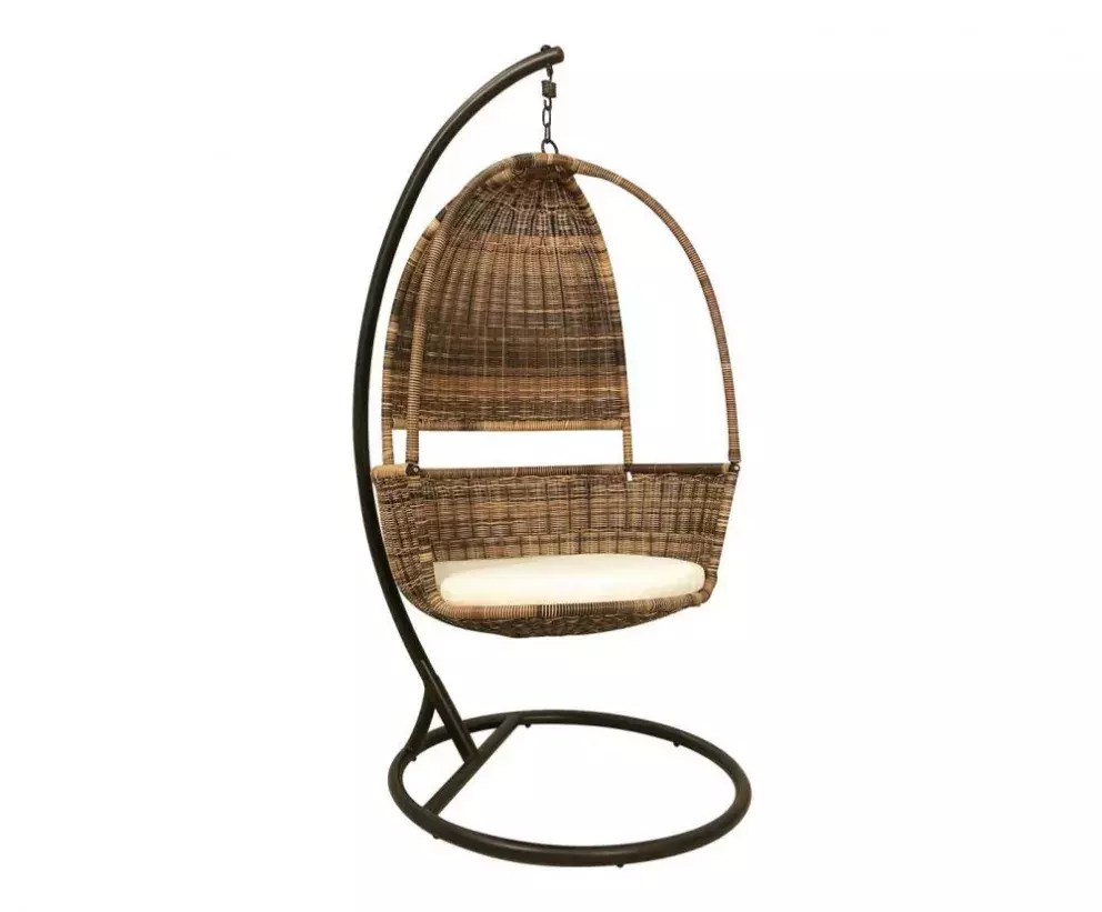 Když už celý den lenošíte, tak ať to má šmrnc! S barevným plážovým lehátkem (Butlers, 1290 Kč) o vašem vkusu nebude nikdo pochybovat.