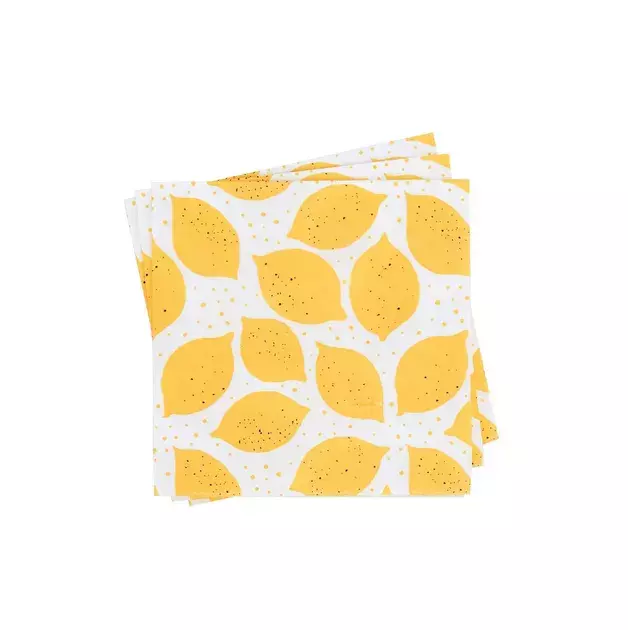 Modré nebe nad hlavou, sluneční paprsky příjemně štípají do tváře a ptáci zpívají v korunách stromů – kdo jednou okusí pohodu na závěsném křesle (westwing.cz, 8799 Kč), nebude chtít odpočívat jinak.