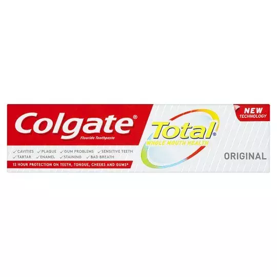 <p>Důležitá je i zubní hygiena, proto vyzkoušejte novou zubní pastu <strong>Colgate Total Original</strong>, která po 4 týdnech užívání poskytuje perfektní ochranu pro vaše zuby, jazyk, sliznici tváří a dásně po dobu 12 hodin.</p>
