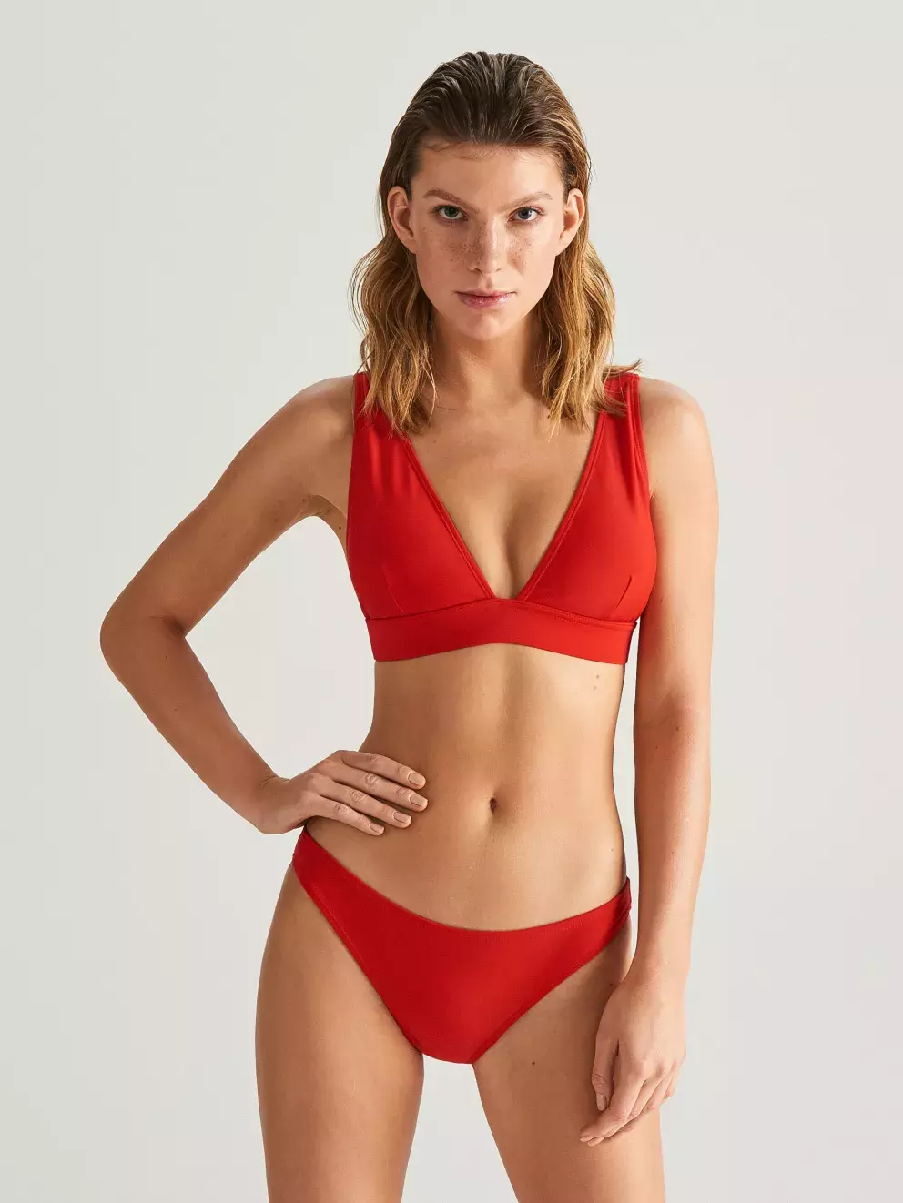 <p>Dvoudílné plavky (Reserved, 398 Kč).</p>
