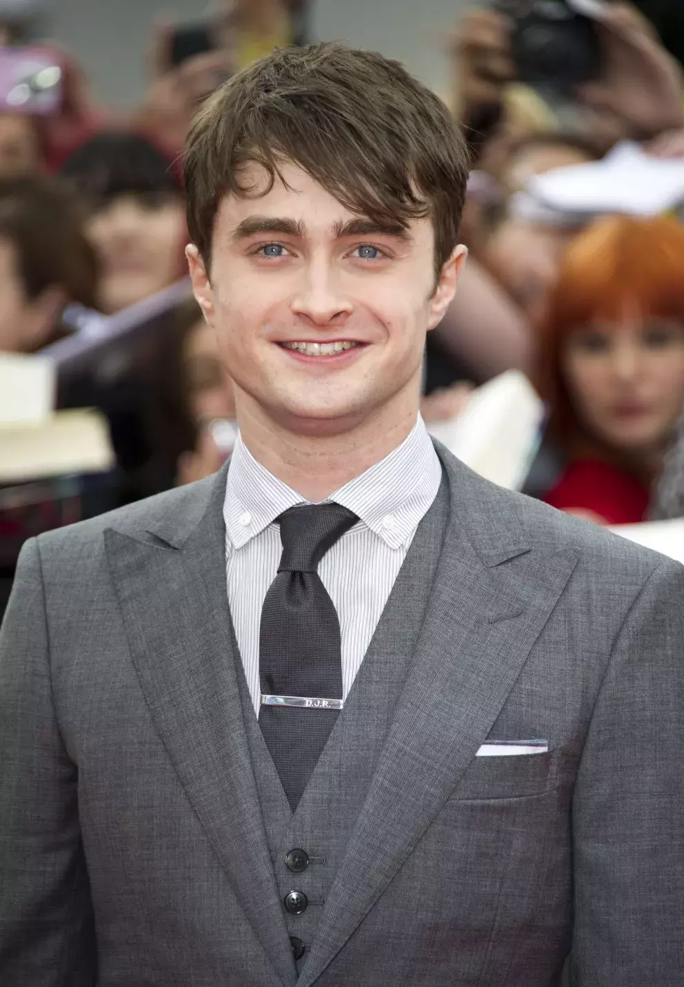 <p>Od roku 2007 hrál v divadelní hře <em>Equus</em> (Kůň) posedlého ošetřovatele koní Alana Stranga. Právě v této hře se objevil nahý. Vidět jste ho mohli <em>Zbaven svých miláčků</em>, <em>Ztracen v džungli</em> nebo <em>Přebytečná zátěž.</em></p>
