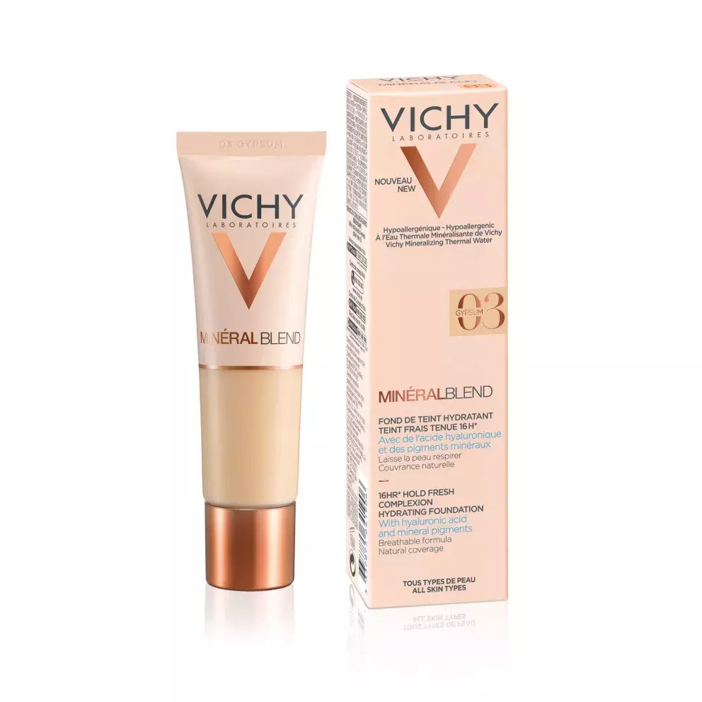 <p>Přirozeně krycí hydratační make-up na vodní bázi <strong>Minéral Blend od Vichy</strong> obsahuje mineralizující termální vodu, kyselinu hyaluronovou a minerální pigmenty, díky čemuž dokáže přirozeně zakrýt nedokonalosti pleti a zároveň pleť může „dýchat“ (doporučená cena 399 Kč). </p>
