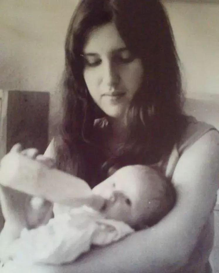 <p>Simona Krainová jako miminko s maminkou</p>
