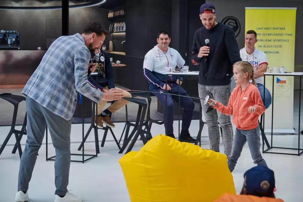Foto 2 k článku Sazka darovala skrze olympijské medailisty 300 000 korun na dětský sport