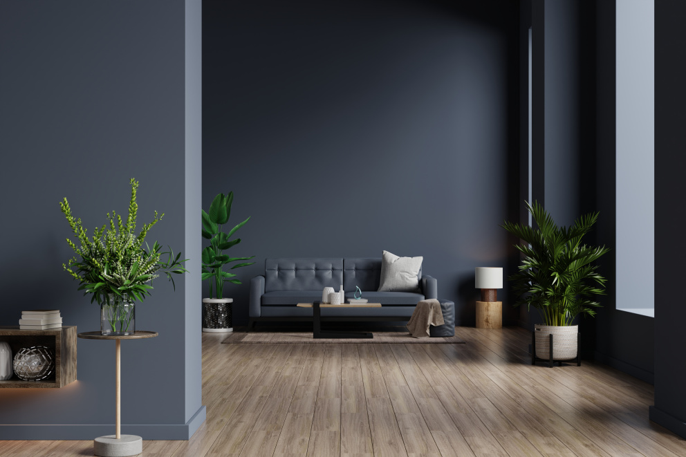 S tmavě šedou barvou je potřeba zacházet opatrně, opticky zmenšuje místnosti a nehodí se do malých prostorů. V kombinaci s podlahou se světlým dekorem dřeva a pokojovými rostlinami jde však o velmi moderně vypadající interiér.&nbsp;
