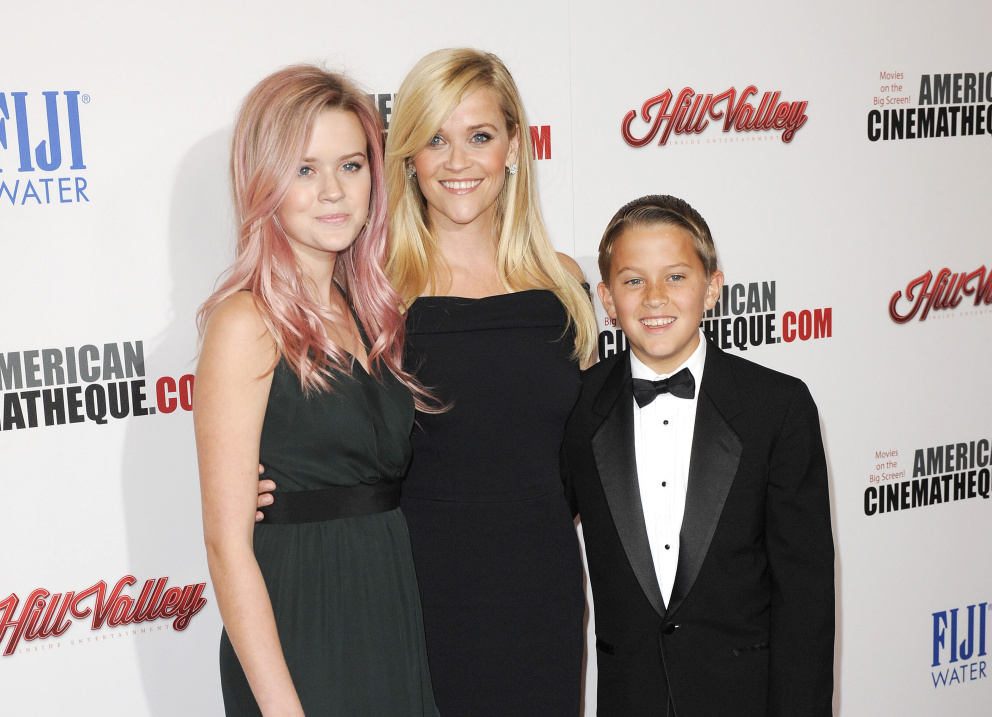 Reese je hrdou maminkou tří dětí.
