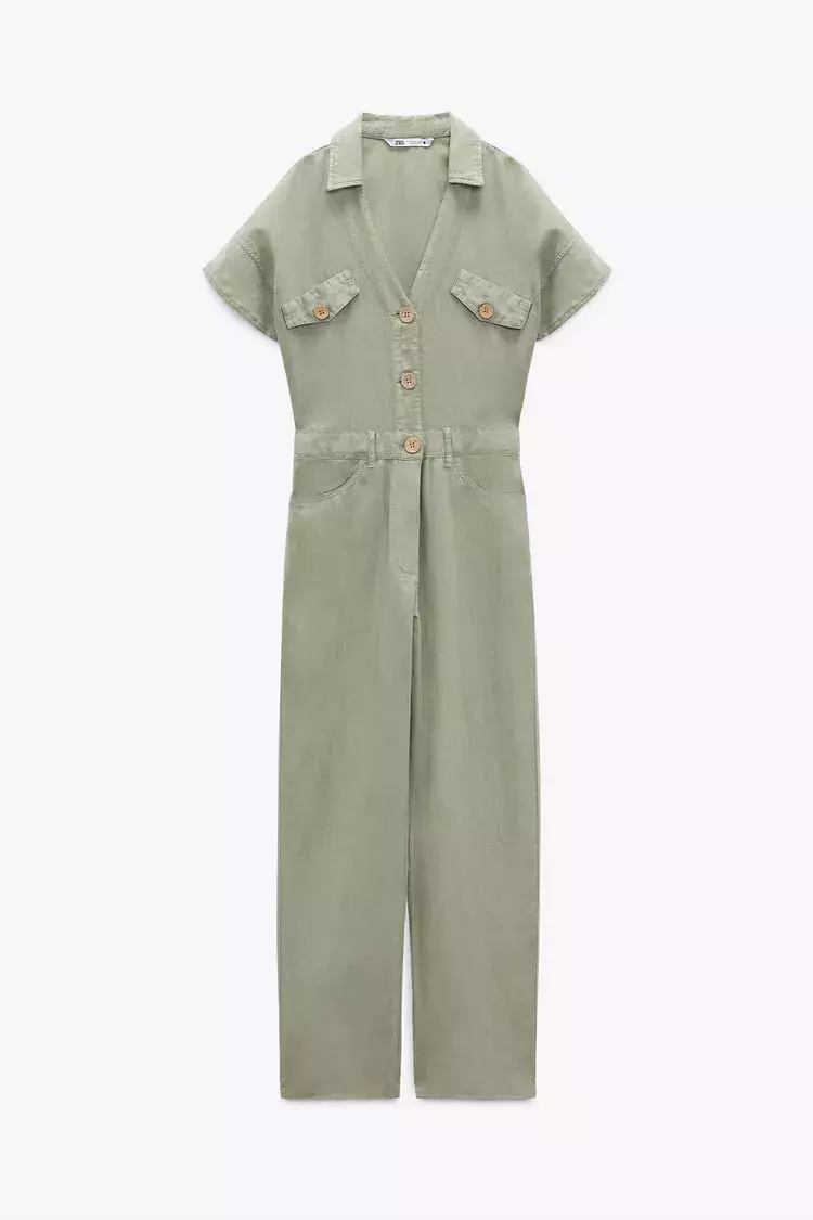 Foto 2 k článku Co se nosí: Zařaďte do vašeho šatníku i overaly. Zalichotí každé ženské postavě