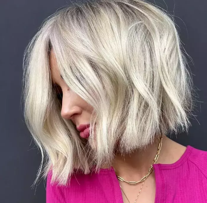 Foto 9 k článku Proč je bob oblíbeným letním účesem? Ušetříte čas se stylingem! 