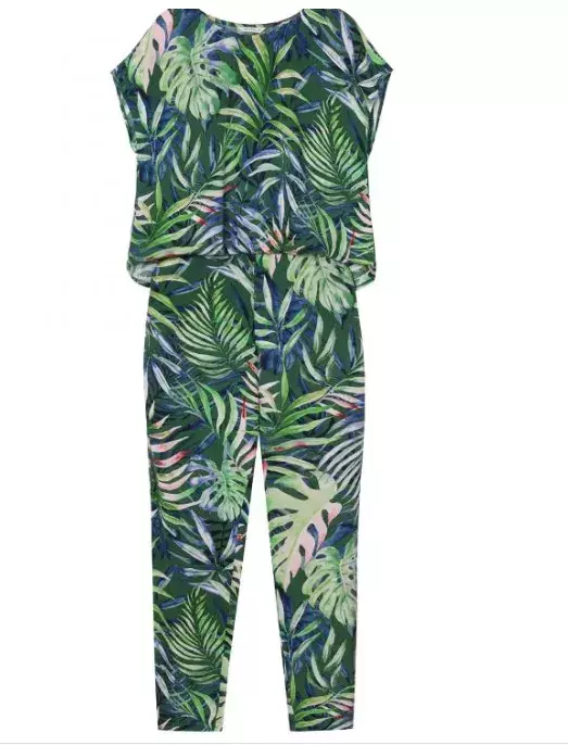 Foto 16 k článku Co se nosí: Zařaďte do vašeho šatníku i overaly. Zalichotí každé ženské postavě