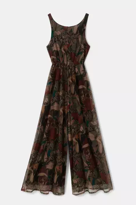 Foto 20 k článku Co se nosí: Zařaďte do vašeho šatníku i overaly. Zalichotí každé ženské postavě