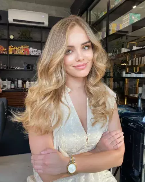 Foto 4 k článku Vlasové triky, které vás omladí: Zapomeňte na culík a zvolte vhodný odstín