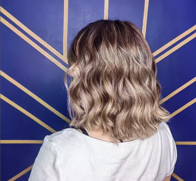 Foto 1 k článku Proč je bob oblíbeným letním účesem? Ušetříte čas se stylingem! 