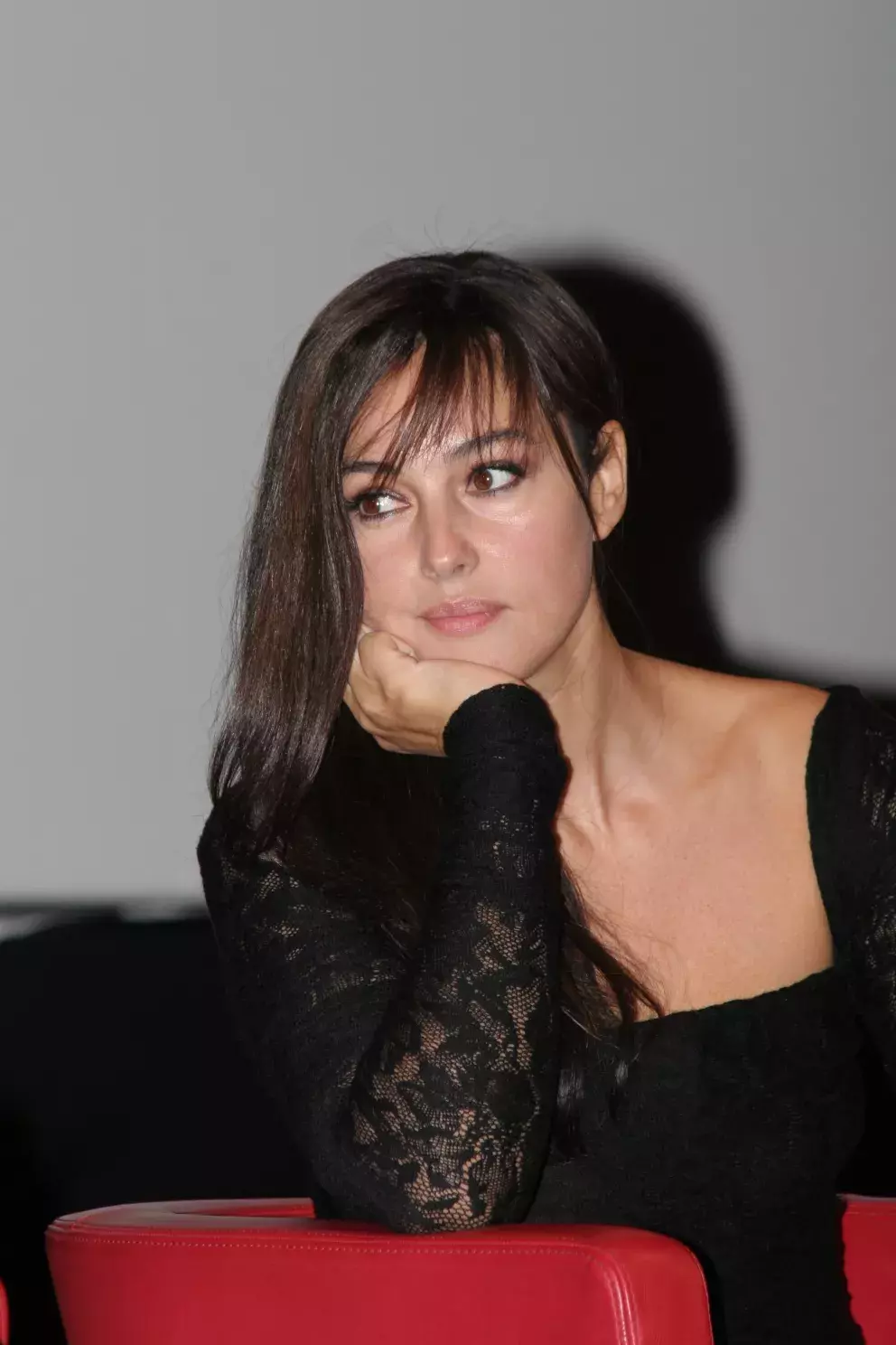 Foto 9 k článku Monica Bellucci a tajemství její krásy: Nepomáhá si plastikou ani dietami, být štíhlá a atraktivní jako ona skoro nic nestojí
