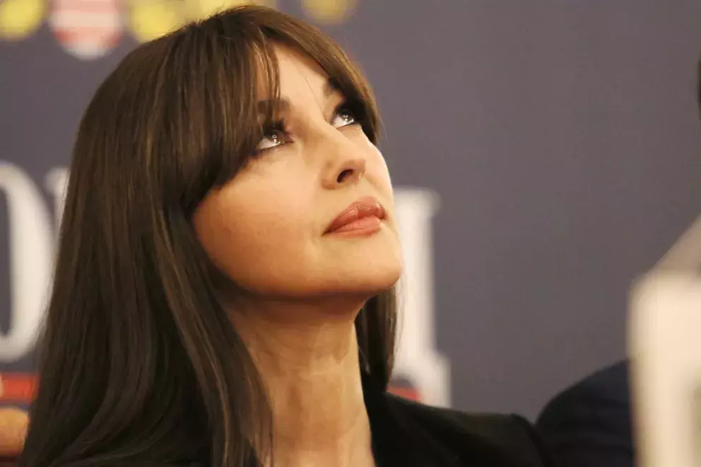 Foto 7 k článku Monica Bellucci a tajemství její krásy: Nepomáhá si plastikou ani dietami, být štíhlá a atraktivní jako ona skoro nic nestojí