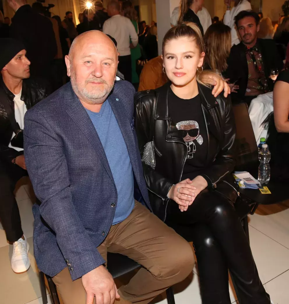 Foto 2 k článku Svůdná Iva Kubelková slaví 20 let s partnerem. Společná fotka od moře a dojemné vyznání lásky