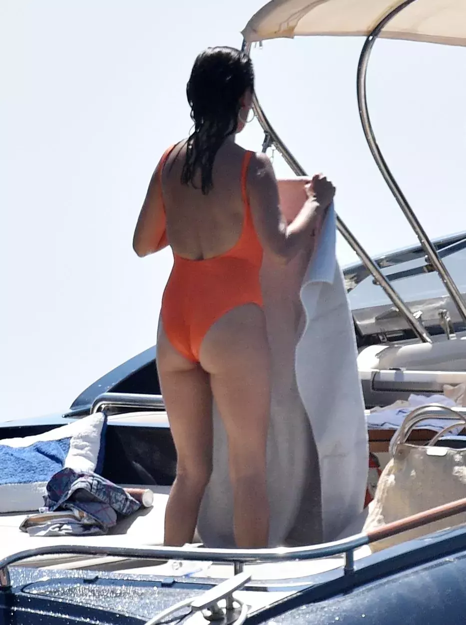 Foto 4 k článku Téměř v padesáti má postavu snů. Penélope Cruz se ukázala na jachtě v plavkách