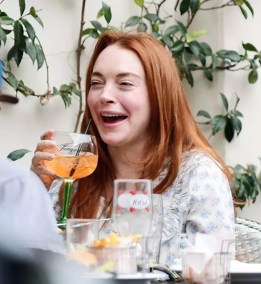 Foto 4 k článku Lindsay Lohan se ukázala bez make-upu. Herečku byste na ulici nepoznali