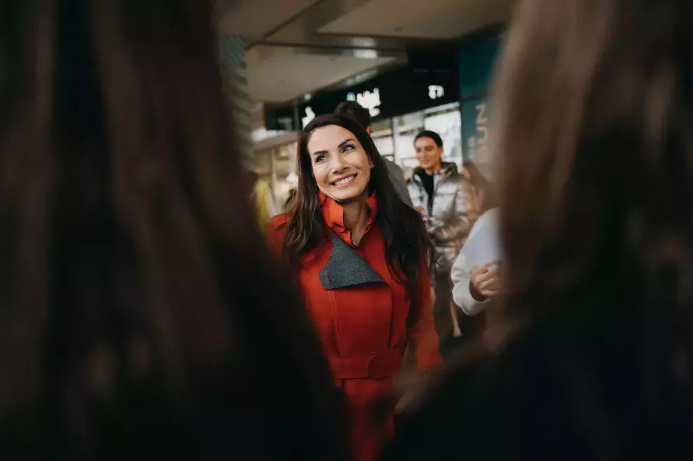 Foto 2 k článku Eva Burešová hlásí návrat do pracovního procesu. Poporodní kila jí neuvěřitelně sluší