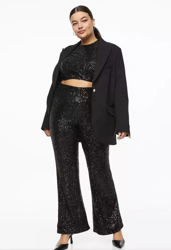 Flitrové kalhoty Flared, 899 Kč, H&M, Zdroj. Archiv firmy. 