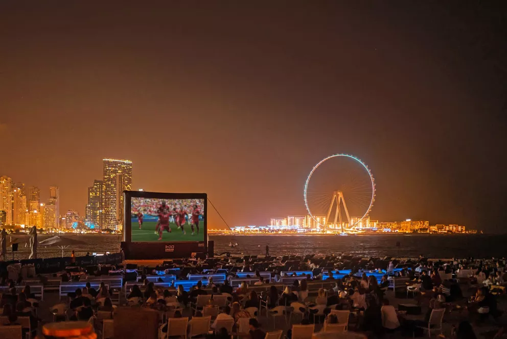 Fanděte MS světa ve fotbale z Dubaje