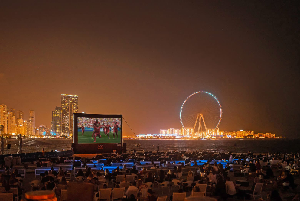 Fanděte MS světa ve fotbale z Dubaje