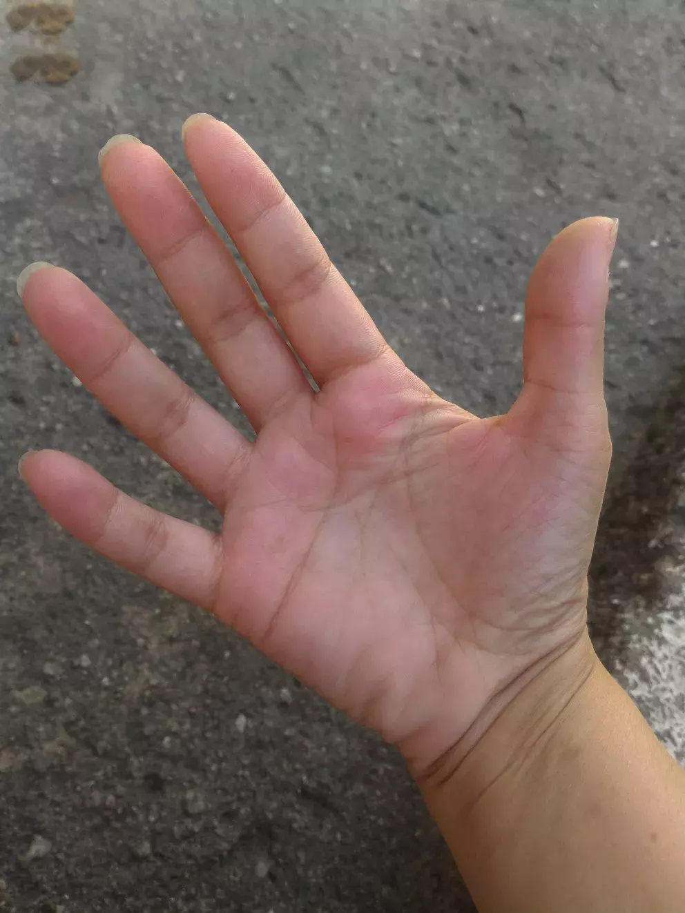 písmeno M na vaší dlani