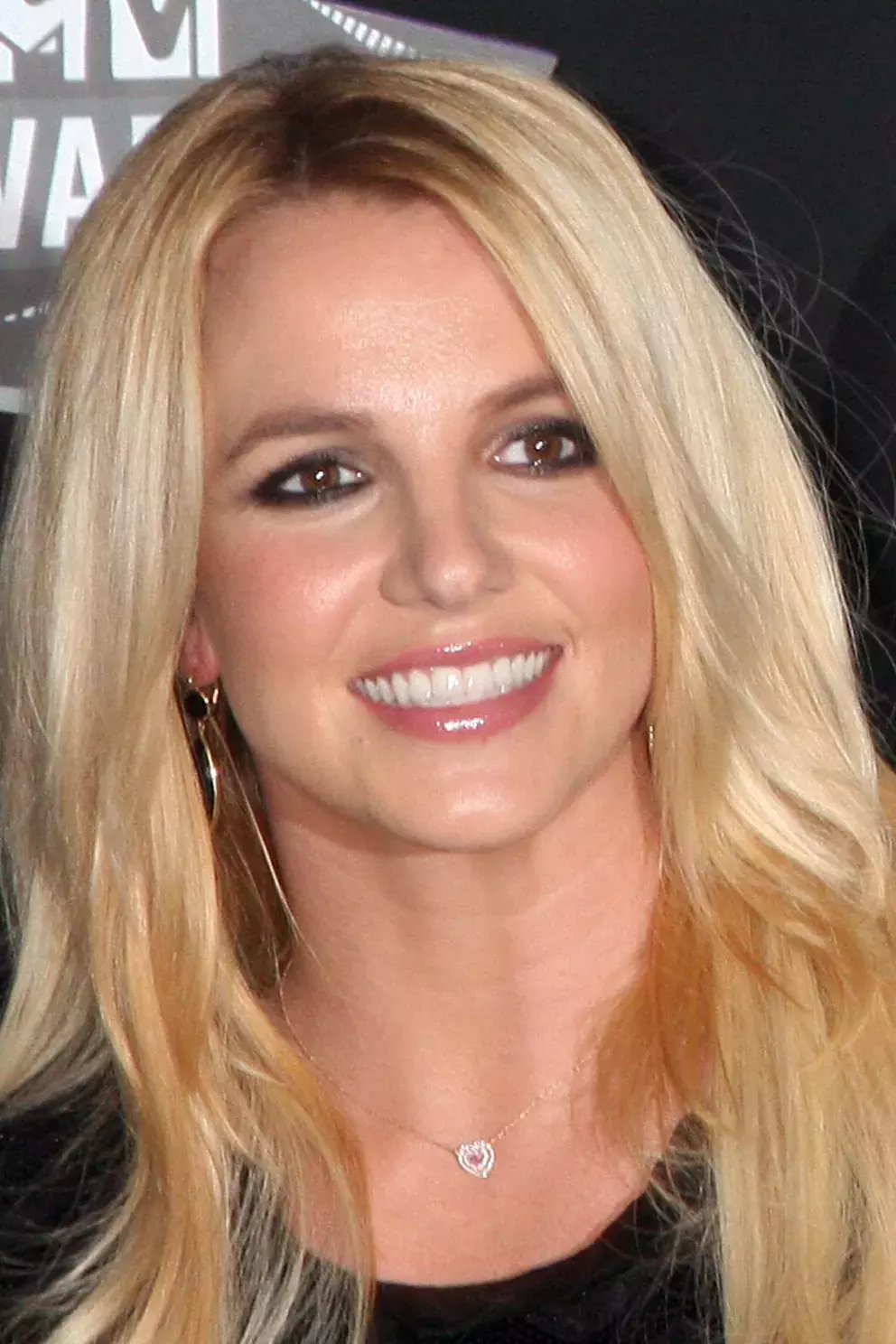 Foto 8 k článku Britney Spears se ukázala v kalhotkách s povoleným bříškem. Fanoušci jsou naštvaní. "Tohle není normální," píší