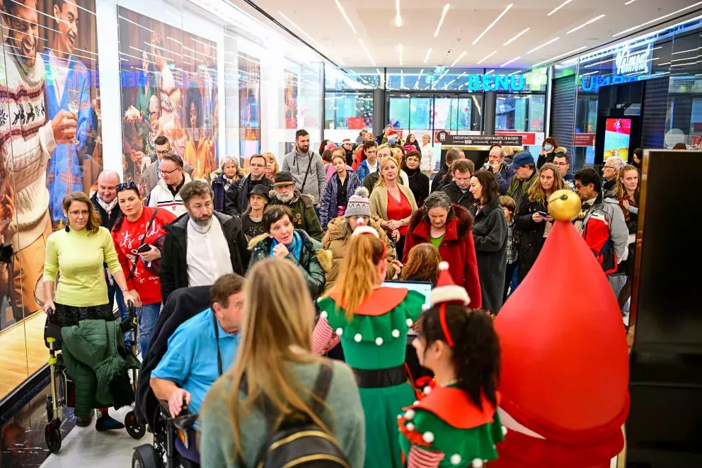 Foto 10 k článku Charitativní projekt, který vás dojme: Na Štědrý den se sešla řada celebrit, aby potěšily ty, kteří nemají takové štěstí