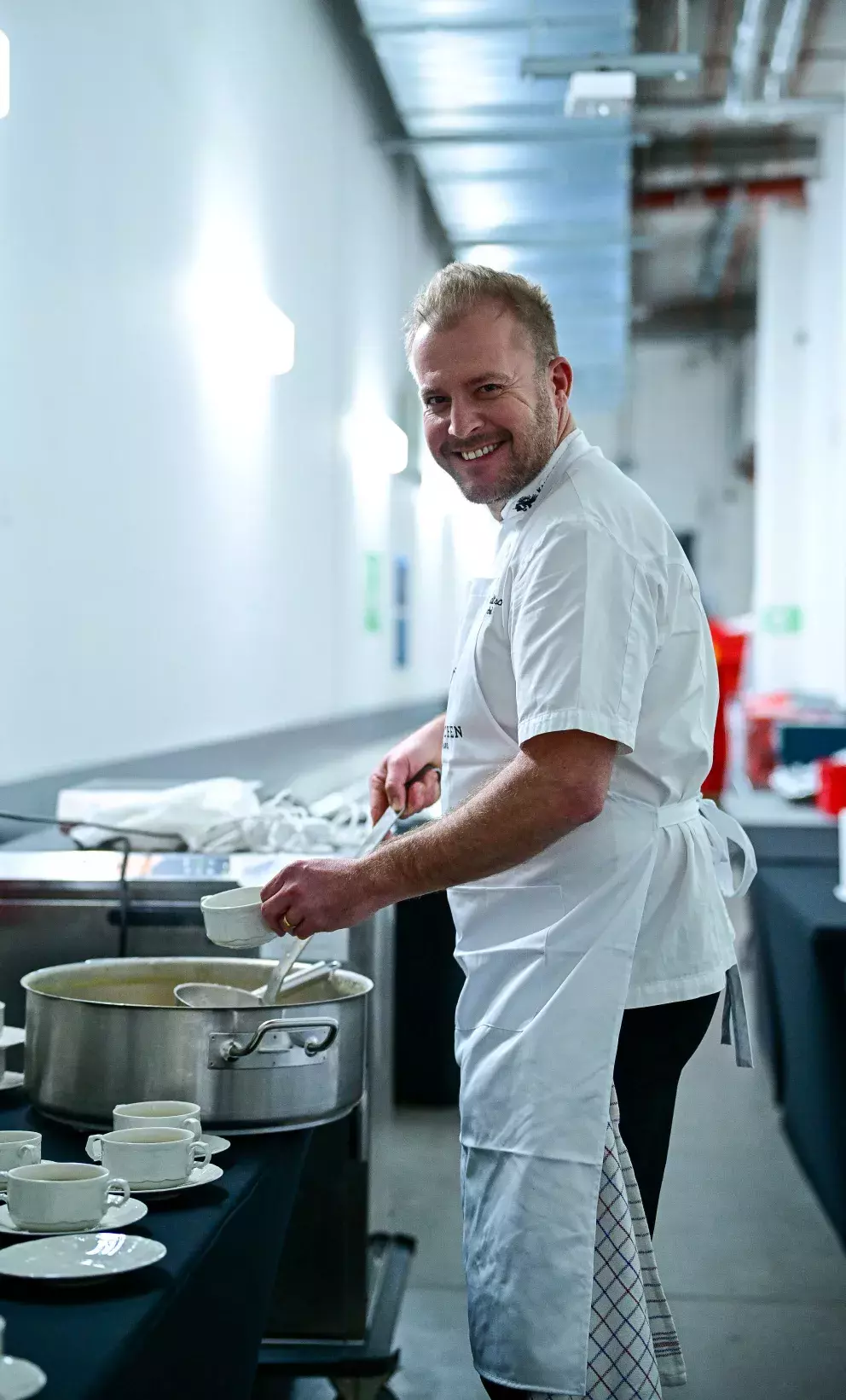 Foto 9 k článku Charitativní projekt, který vás dojme: Na Štědrý den se sešla řada celebrit, aby potěšily ty, kteří nemají takové štěstí