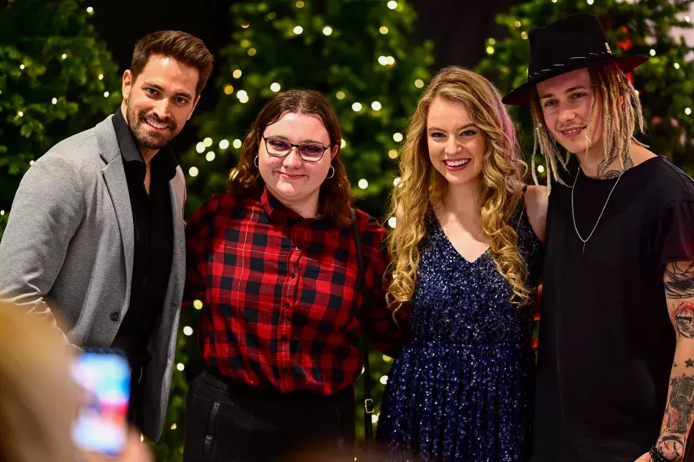 Foto 4 k článku Charitativní projekt, který vás dojme: Na Štědrý den se sešla řada celebrit, aby potěšily ty, kteří nemají takové štěstí