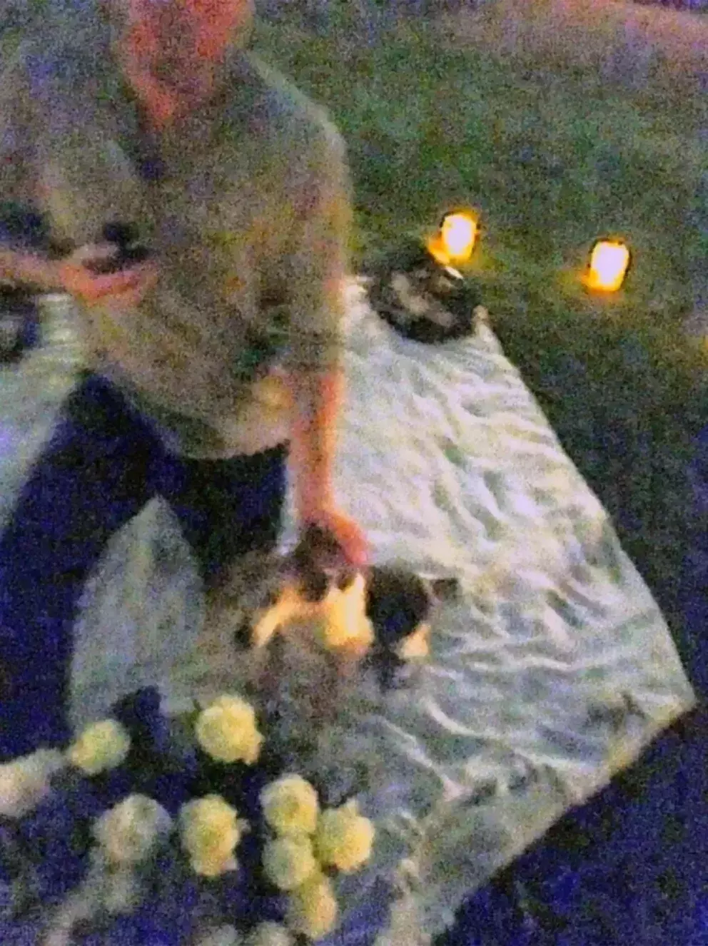 Foto 20 k článku Nový dokument o Harrym a Meghan odhaluje fotografie, které nikdy nikdo neviděl. Zásnuby na dece nebo tajný výlet