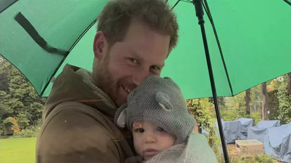 Foto 7 k článku Nový dokument o Harrym a Meghan odhaluje fotografie, které nikdy nikdo neviděl. Zásnuby na dece nebo tajný výlet
