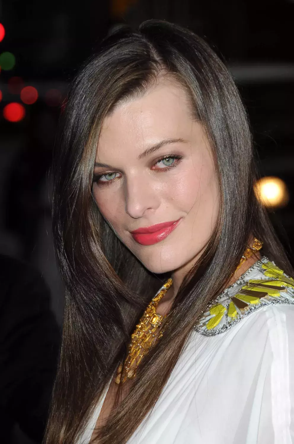 Foto 14 k článku Hvězda legendárního filmu Pátý element Milla Jovovich se téměř v padesáti letech ukázala bez make-upu