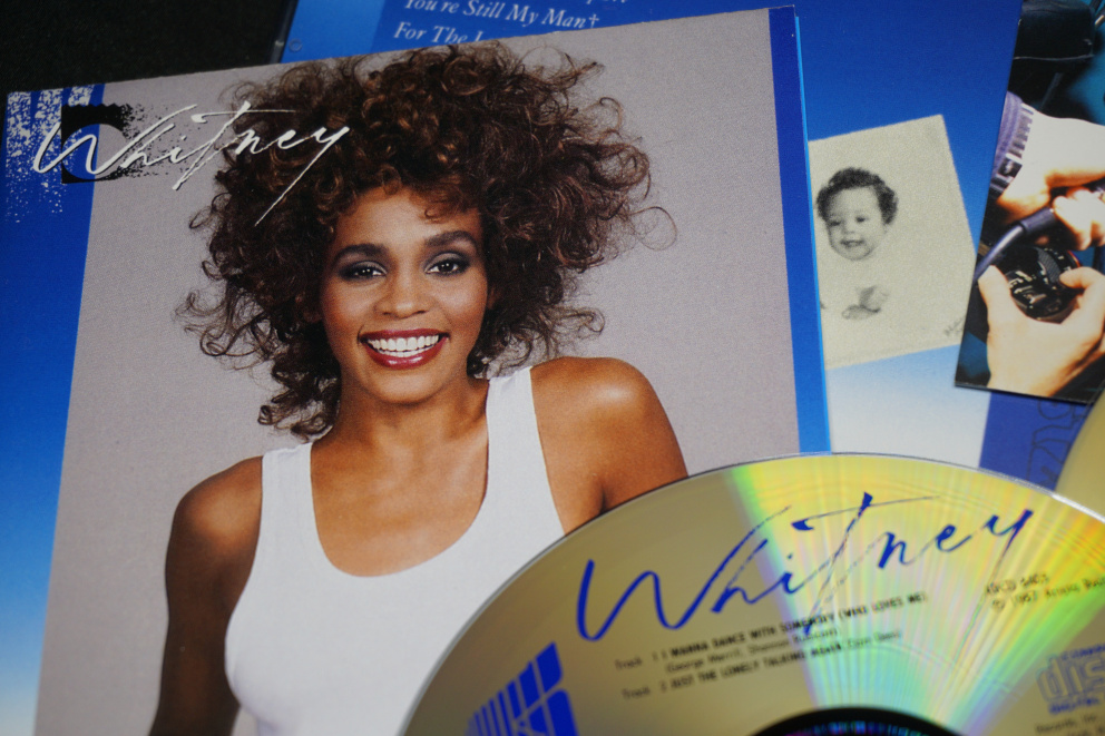 Život a kariéra světové hvězdy vyhasly kvůli závislosti na drogách: Přečtěte si životní příběh Whitney Houston
