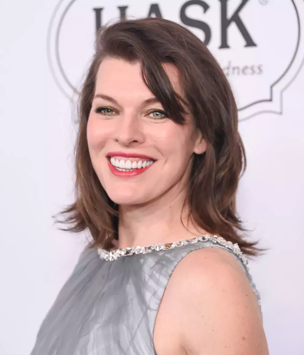 Foto 9 k článku Hvězda legendárního filmu Pátý element Milla Jovovich se téměř v padesáti letech ukázala bez make-upu