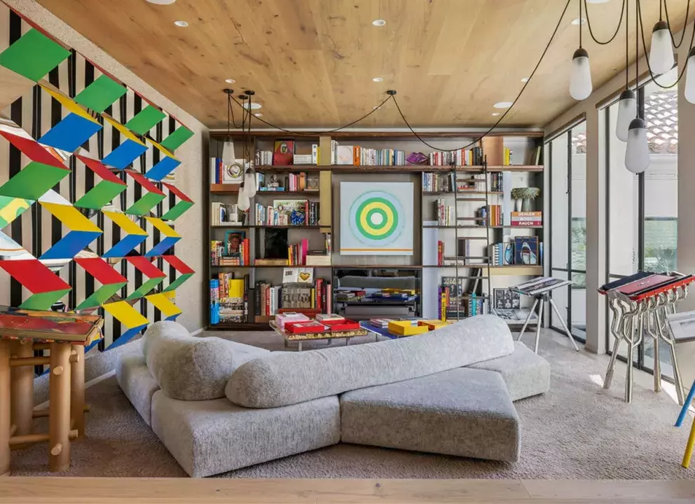 Foto 2 k článku Vstupte do luxusního sídla Zoufalé manželky Evy Longorii: Nechybí zde bazén, kino nebo vinárna