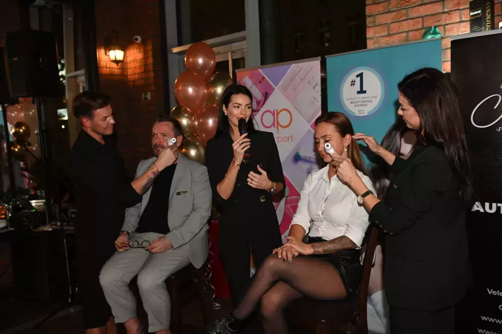 Foto 58 k článku Collagen párty v Café & Bar Stromovka Collection: Známé tváře přišly objevit tajemství anti-aging péče