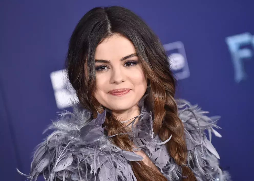 Foto 1 k článku Selena Gomez ukázala svou tvář bez make-upu. Po šikaně ohledně své váhy to nenávistníkům znovu natřela