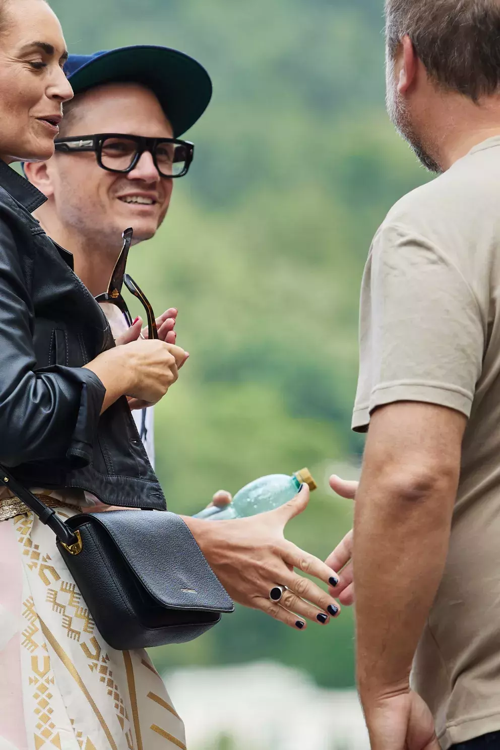 Foto 3 k článku KVIFF 2023: Móda, nebo nevkus? Brzobohatý si nalakoval nehty černou barvou