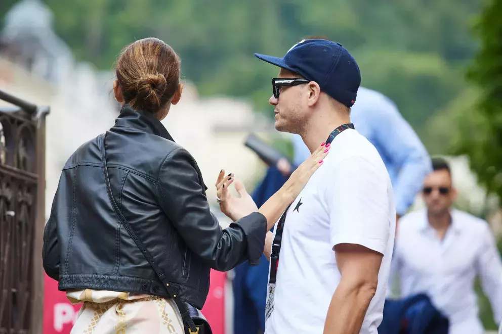 Foto 9 k článku KVIFF 2023: Móda, nebo nevkus? Brzobohatý si nalakoval nehty černou barvou