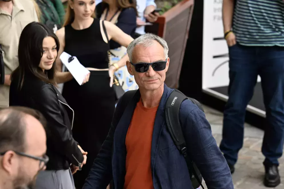 Foto 22 k článku Galerie: Celebrity jako obyčejní lidé. Podívejte se, jak vypadají předtím, než se nachystají na červený koberec ve Varech