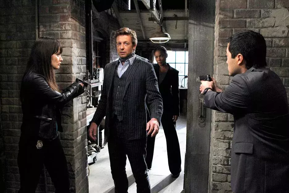 Foto 5 k článku Seriál Mentalista: Hvězdný Patrick Jane se ukázal na pláži. Vousatého staříka byste těžko poznali