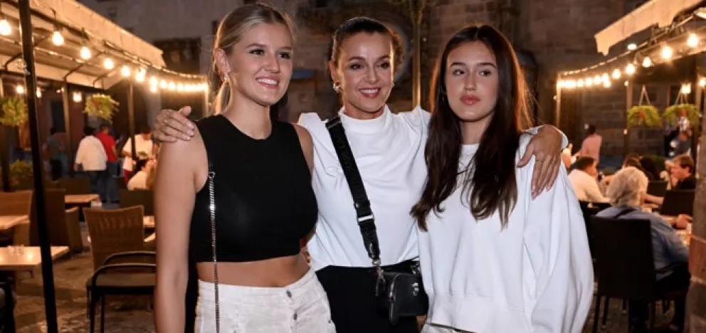 Natálie, Iva Kubelková a Karolína