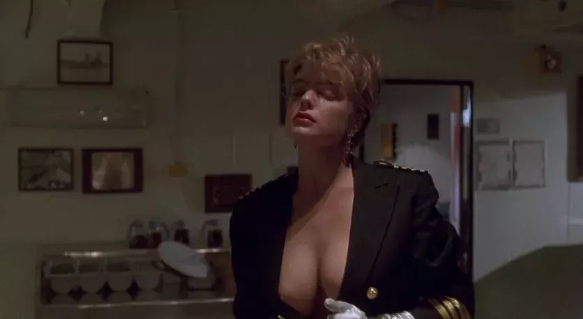 Erika Eleniak