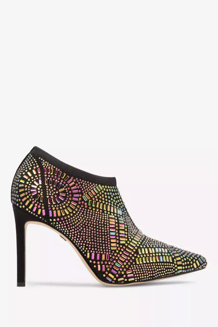 Zdobené kotníkové boty